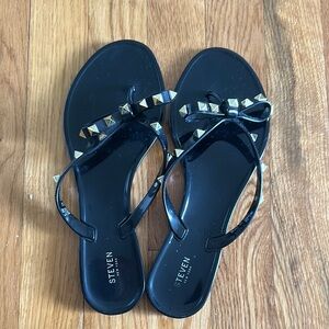Steve Madden Flip Flops